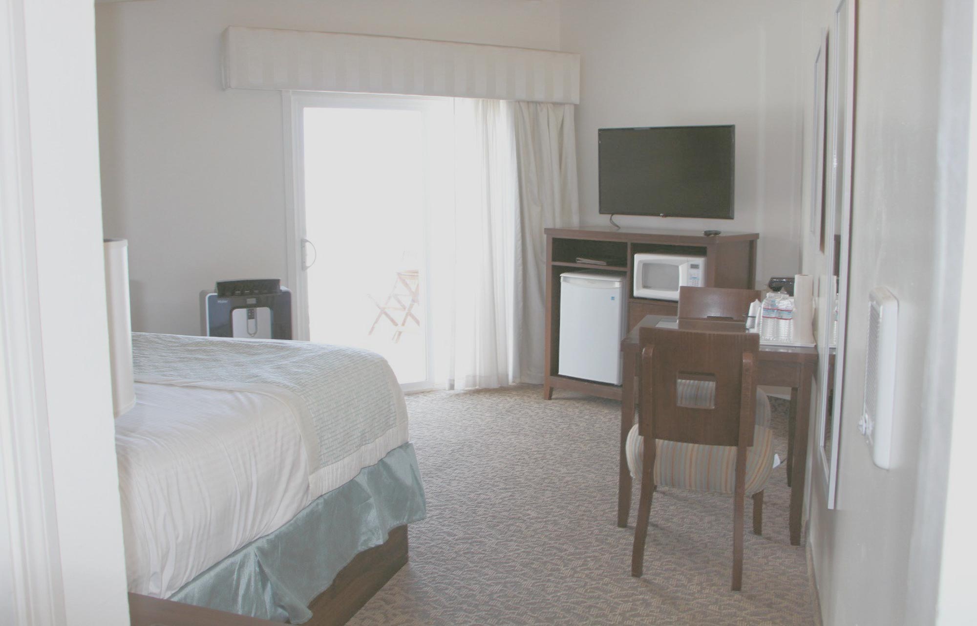 Oceanfront Guestroom Interior